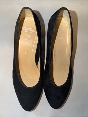 ara suede block heel pump